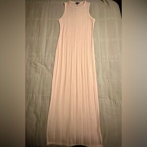 Express Sleeveless Ribbed Knit
Maxi Dress in Soft Peach